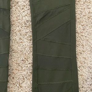 Lululemon mesh leggings forrest green